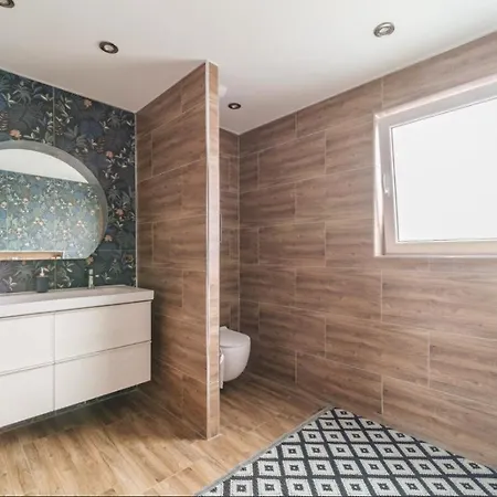 Moderne Proche 2 Frontieres Willa